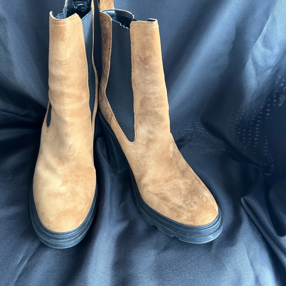 Marc Fisher tan heeled boots